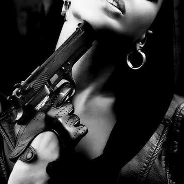 девушка бандитка