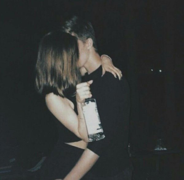 пацан с девушкой