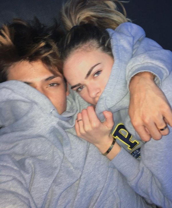 селфи парочек