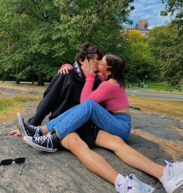 парочка подростков