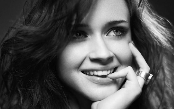 девушки с красивой улыбкой