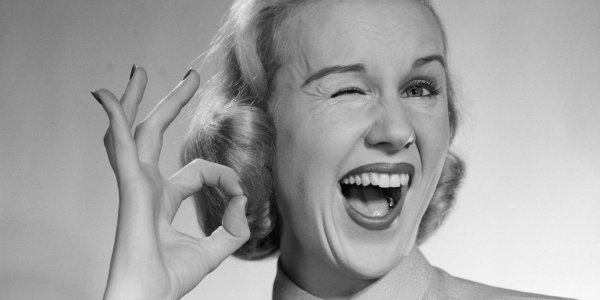 подмигивающий глаз