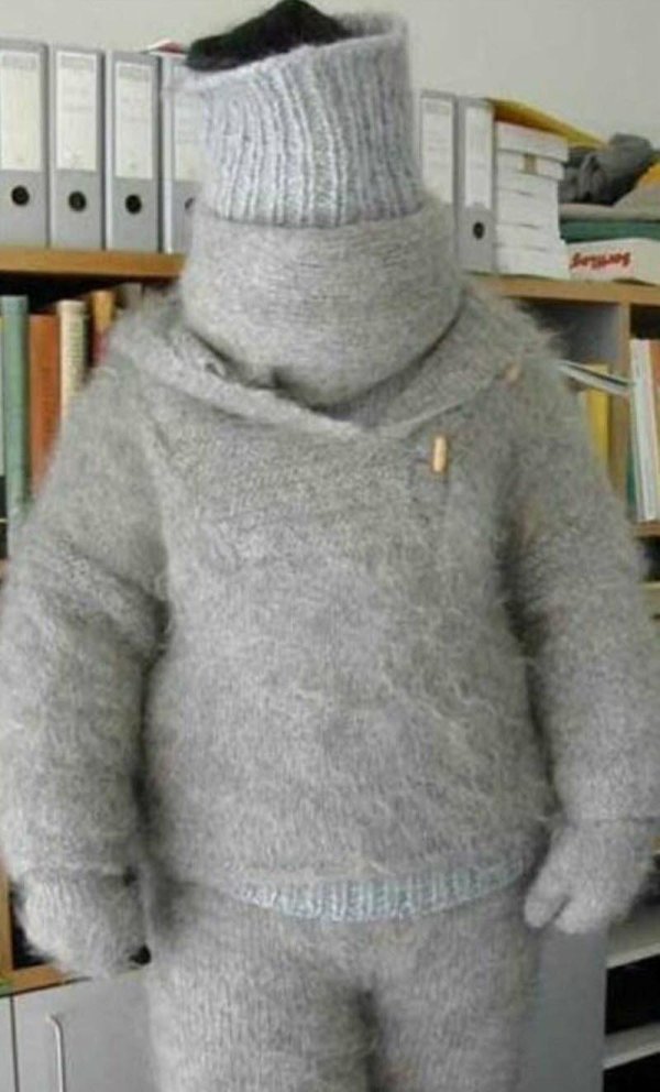 очень тепло оделась