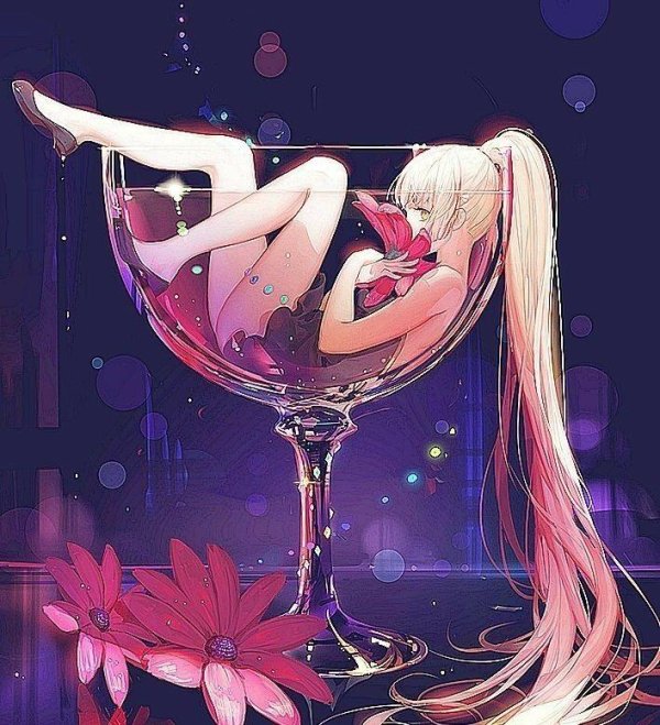 девушка в бокале