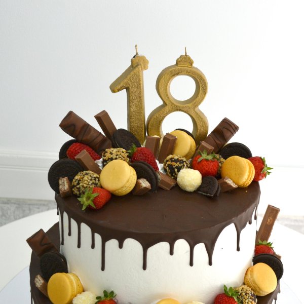 украшение торта на 18 лет