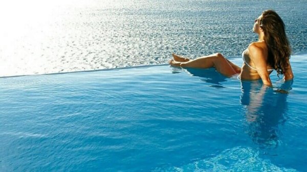 бассейн на море