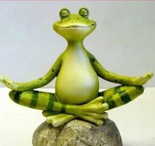 фигурка лягушкайогиня