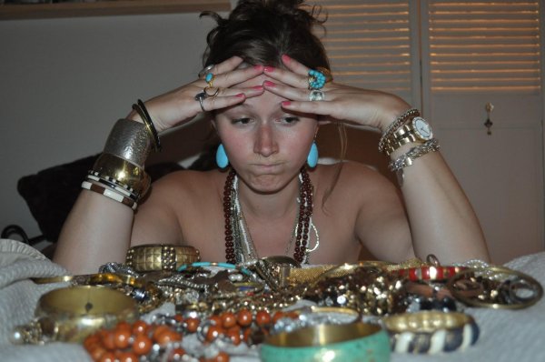 много украшений