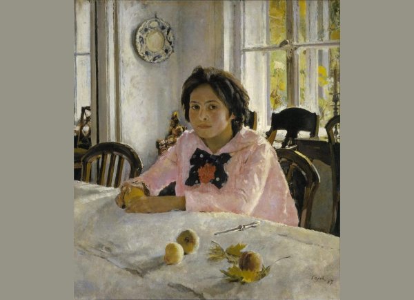 картина серова девочка с персиками