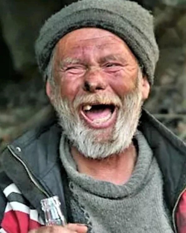 беззубые бомжи