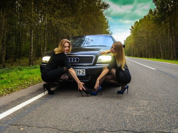ауди а8 с девушкой