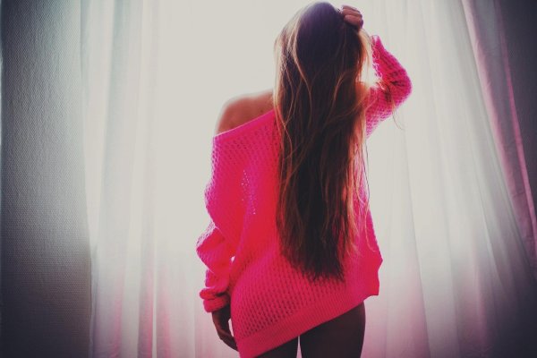 розовый джемпер