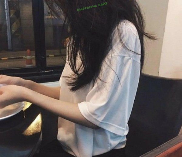 женская белая футболка