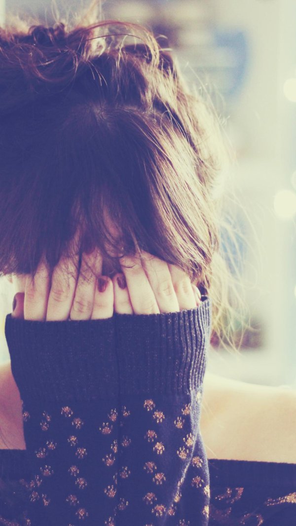 девушки с закрытым лицом