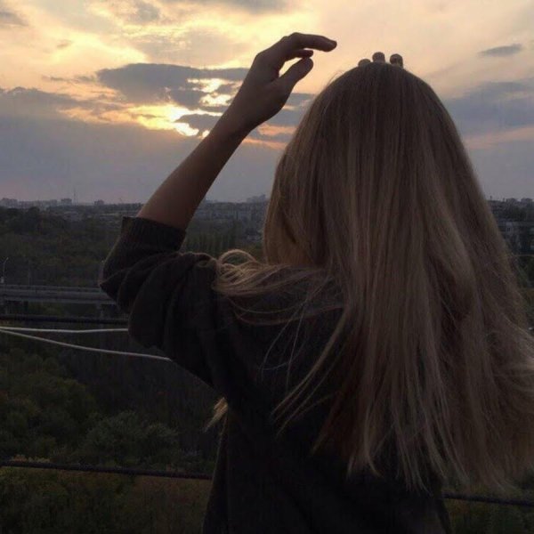 блондинка без лица