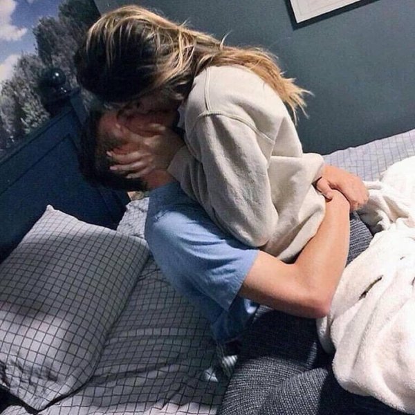 объятия друзей