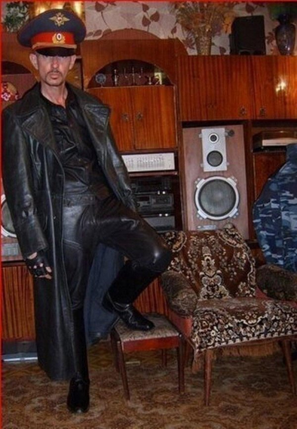 кожаные плащи