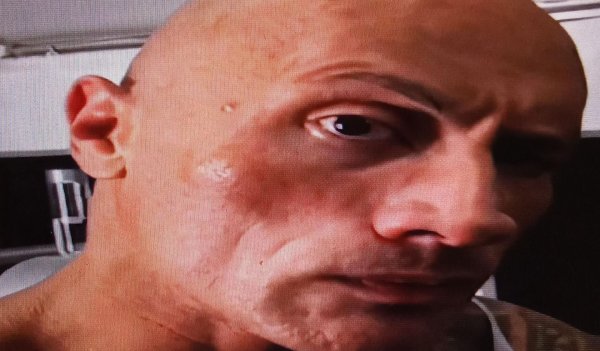 дуэйн джонсон косой взгляд