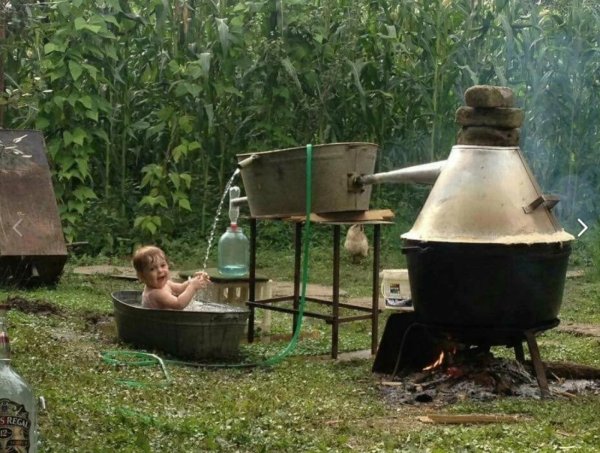 деревенский самогонный аппарат