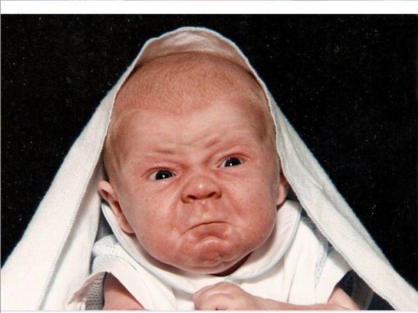 недовольный ребенок