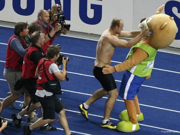 смешной спортсмен