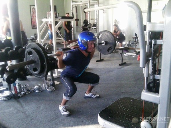 присед со штангой