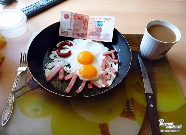 яичница с сосисками