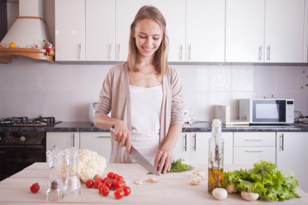 кухня девушка