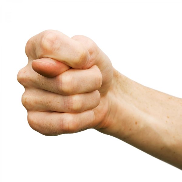 сжатый кулак