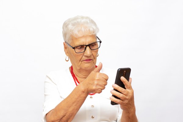 телефон для бабушек