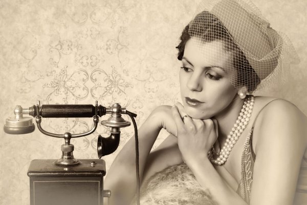 старинный телефонный аппарат