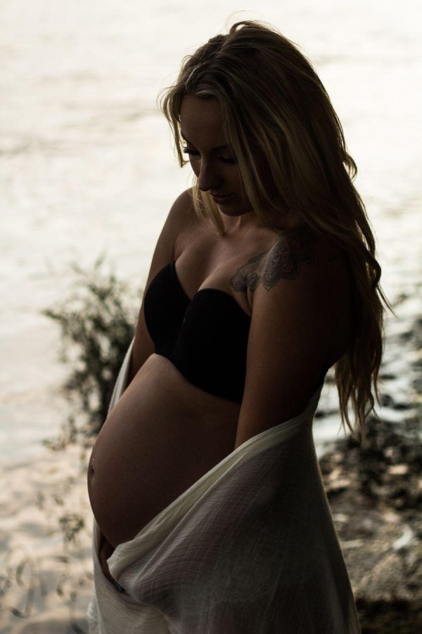 красивая беременная