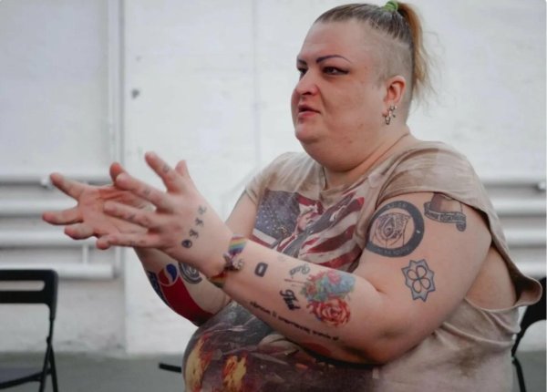 красивые феминистки