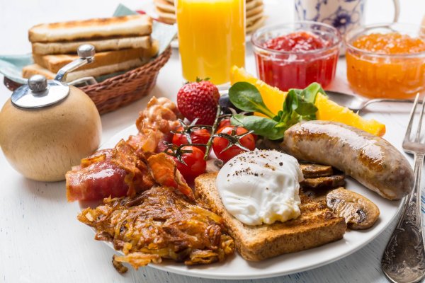 поздний завтрак