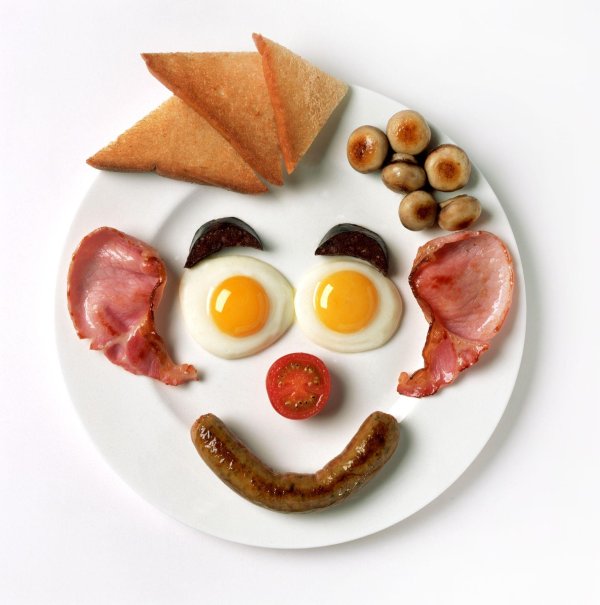 яичница с сосисками