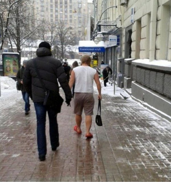 голые ходят по улице