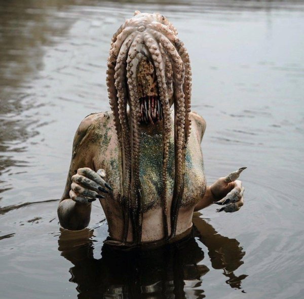 покажи страшных русалок