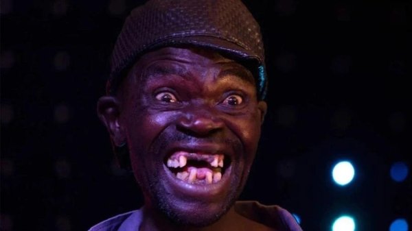 уродливый негр