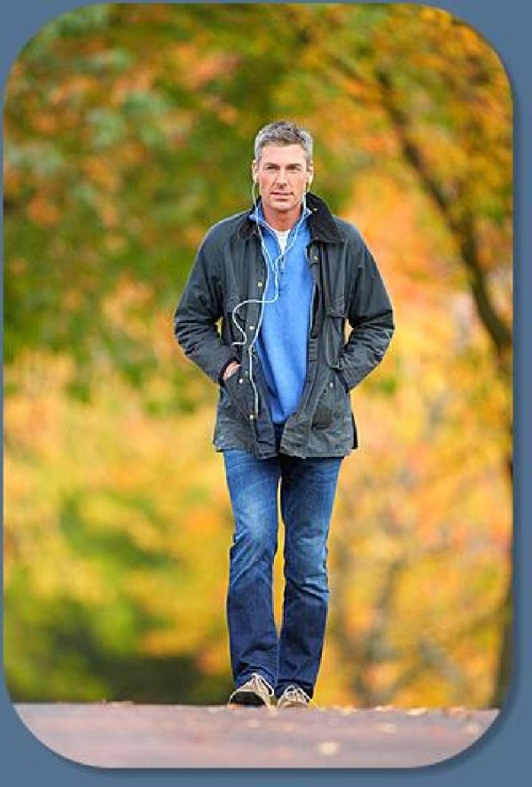 люди на прогулке