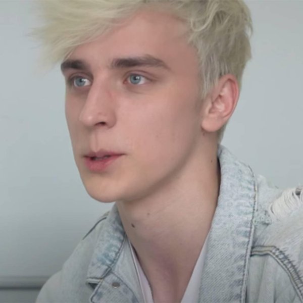 влад а4 блондин