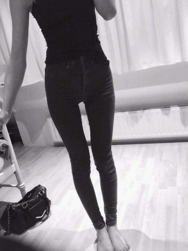 thigh gap худые