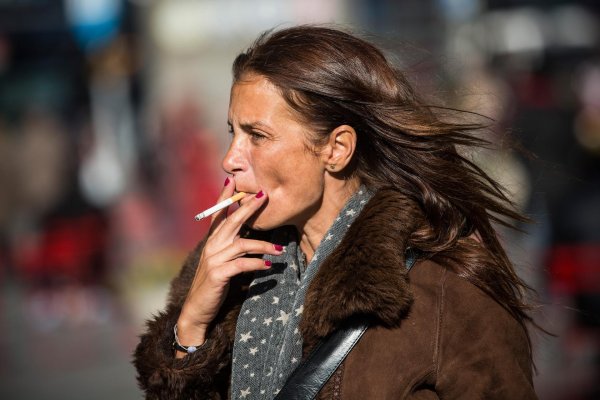 smoking girl кандид