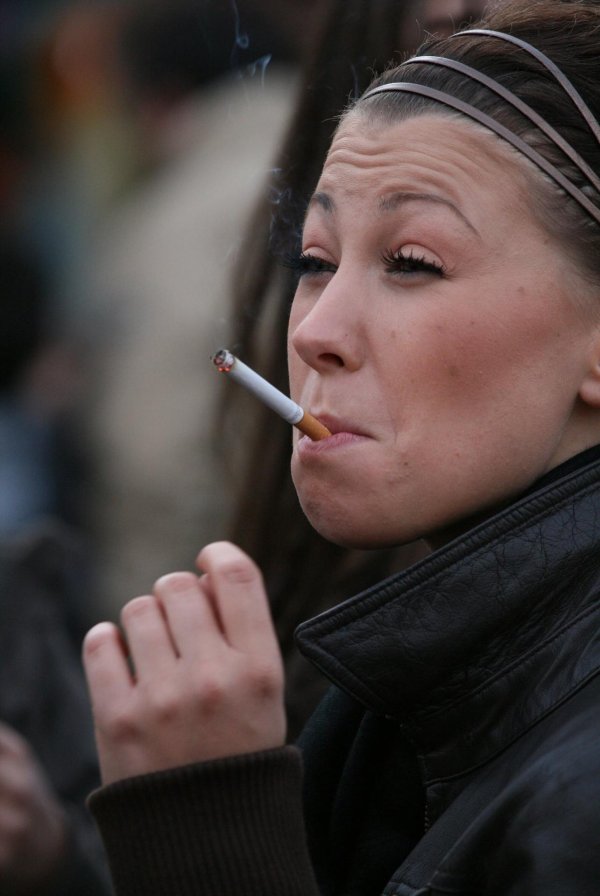 нина сейерс smoking