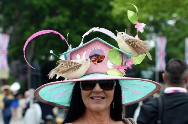 необычные шляпки