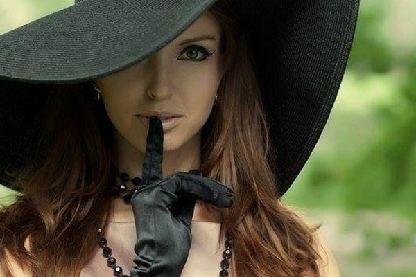 красивые дамы в шляпках