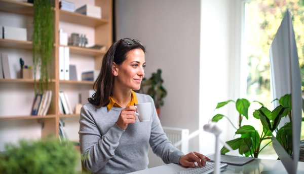 работающая женщина