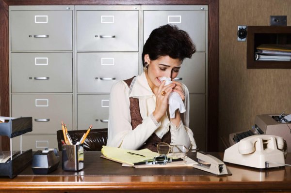 сотрудница офиса