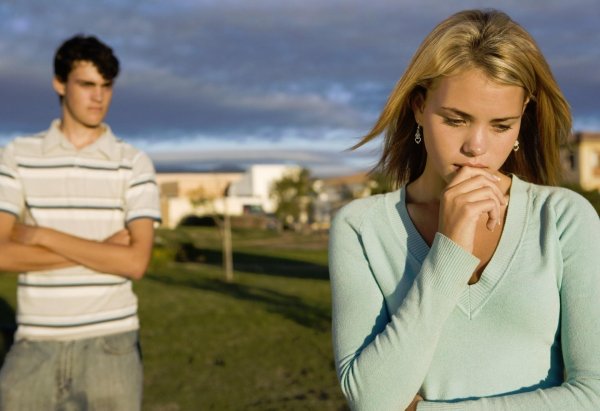 обиженная девушка