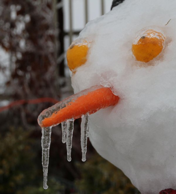 тающий снеговик