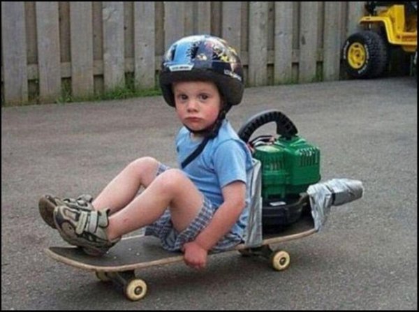 маленький самокат и скейт